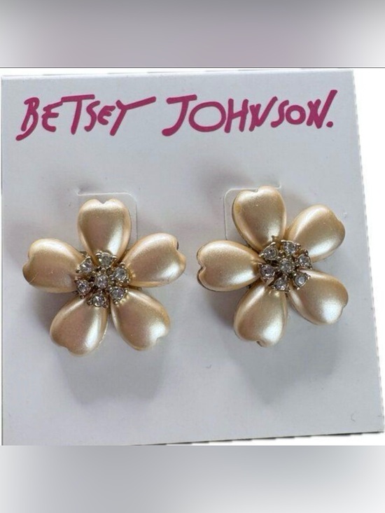 Betsey Johnson Jewelry - New Betsey Johnson Pearl Finish Flower Stud Earrings